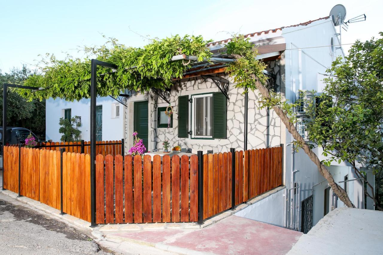Giannis Sea-View Apartment Κατάβολος Εξωτερικό φωτογραφία